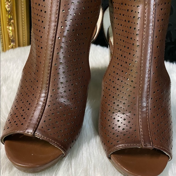 WHITE MOUNTAIN brown shoes.Perfect for fall!! - Picture 10 of 13